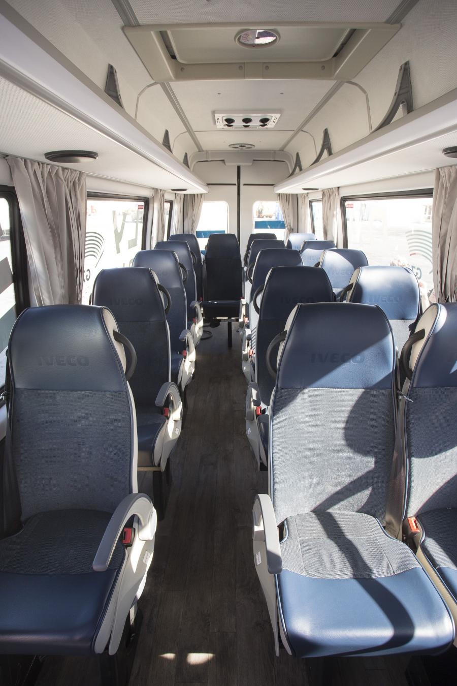 Интерьер Iveco Daily Minibus Electric Blue Power 2017 года  (фото 2 из 3)